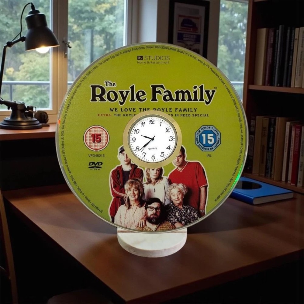 The Royle Family Novelty Desktop DVD Clock With Fixed Gold Insert - Image 5