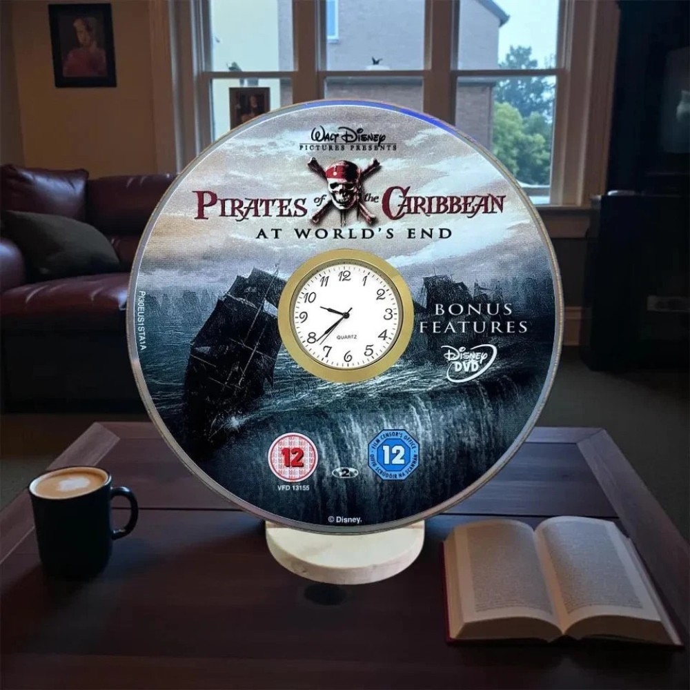 Pirates Of The Caribbean Novelty Desktop DVD Clock With Fixed Gold Insert - Image 3