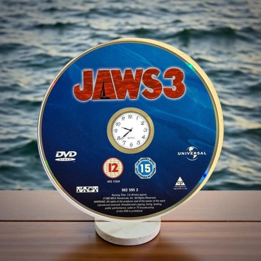 Jaws Novelty Desktop DVD Clock With Fixed Gold Insert - Image 3