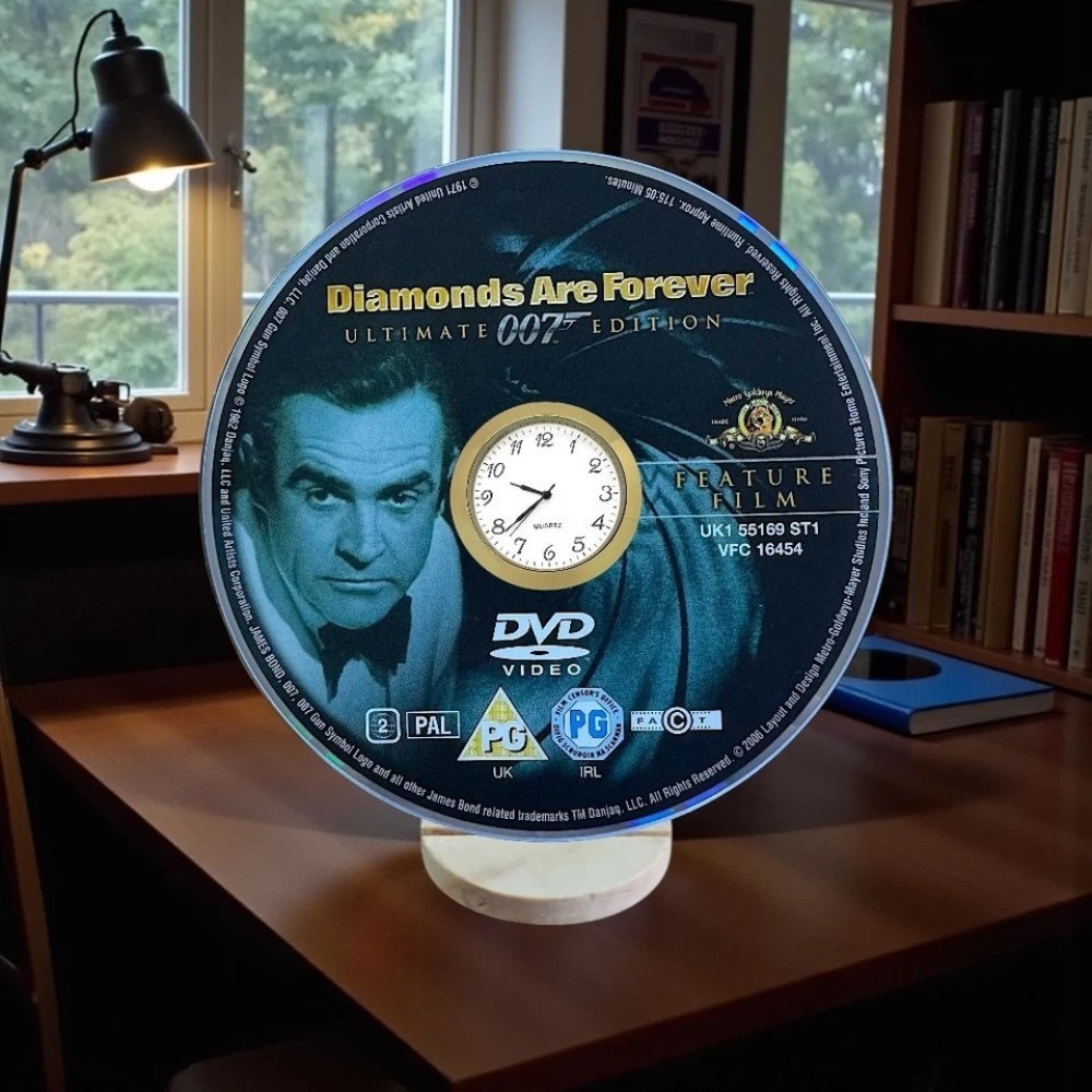 James Bond 007 Novelty Desktop DVD Clock With Fixed Gold Insert - Image 6