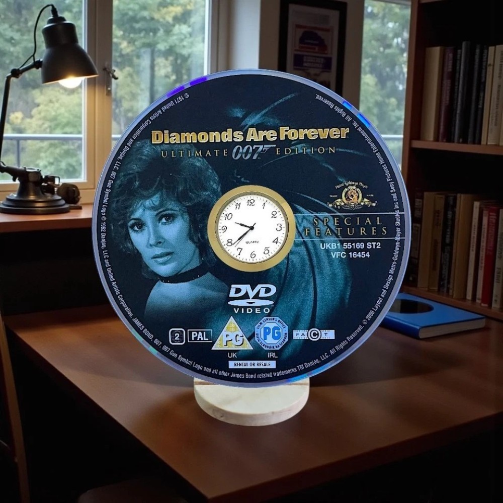James Bond 007 Novelty Desktop DVD Clock With Fixed Gold Insert - Image 7