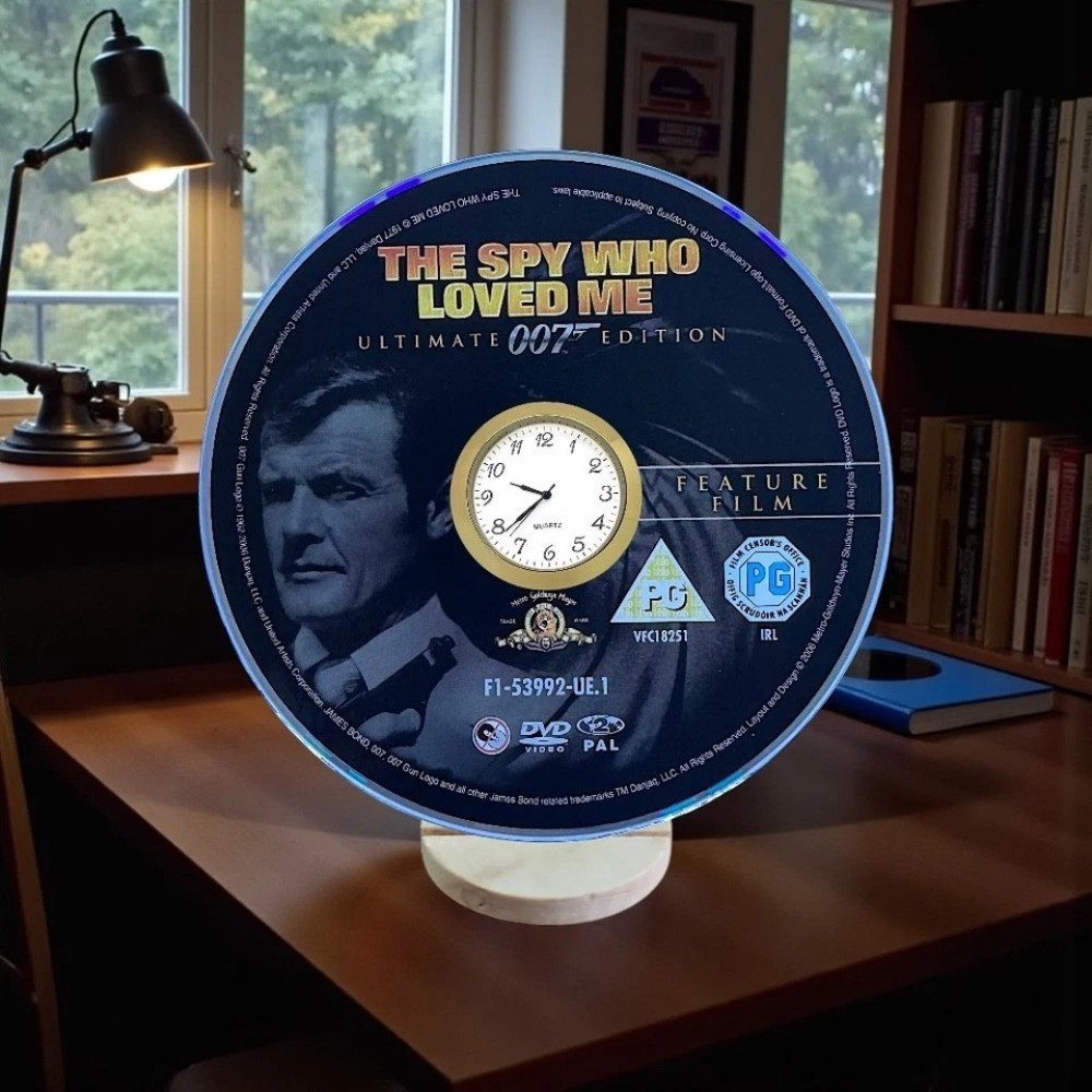 James Bond 007 Novelty Desktop DVD Clock With Fixed Gold Insert - Image 38