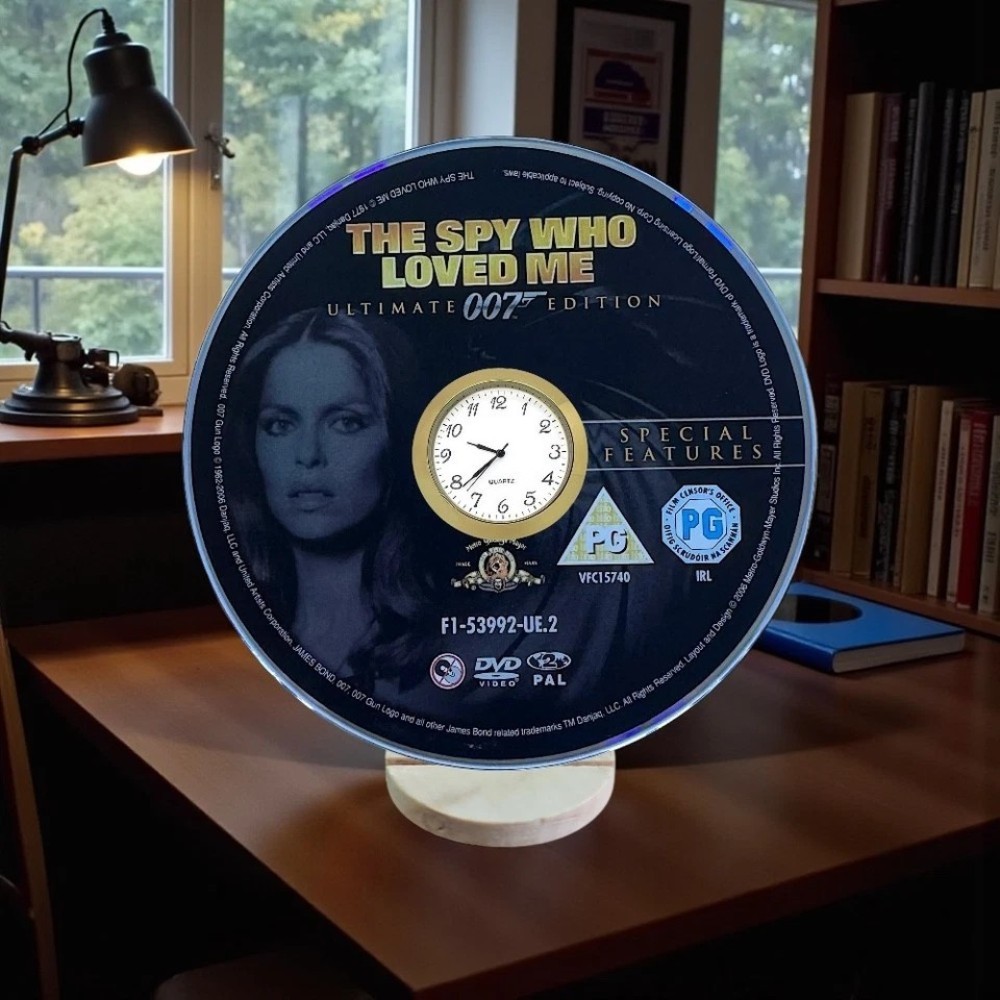James Bond 007 Novelty Desktop DVD Clock With Fixed Gold Insert - Image 39