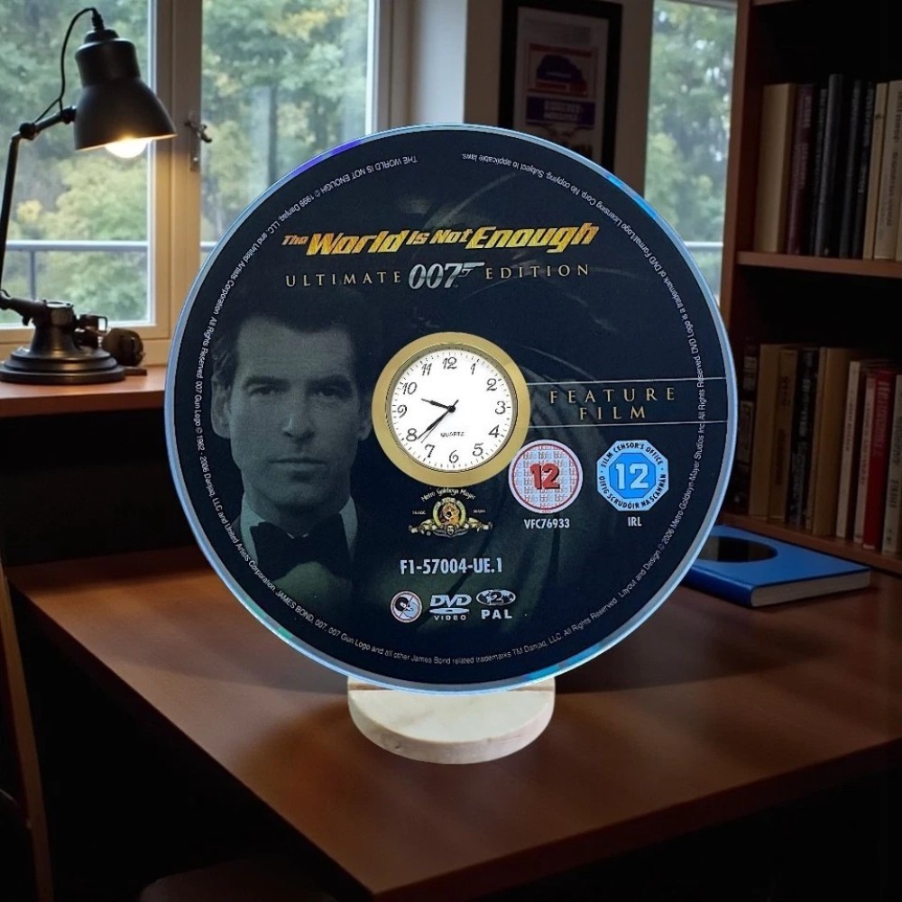 James Bond 007 Novelty Desktop DVD Clock With Fixed Gold Insert - Image 41