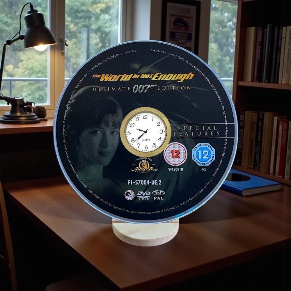 James Bond 007 Novelty Desktop DVD Clock With Fixed Gold Insert - Image 42