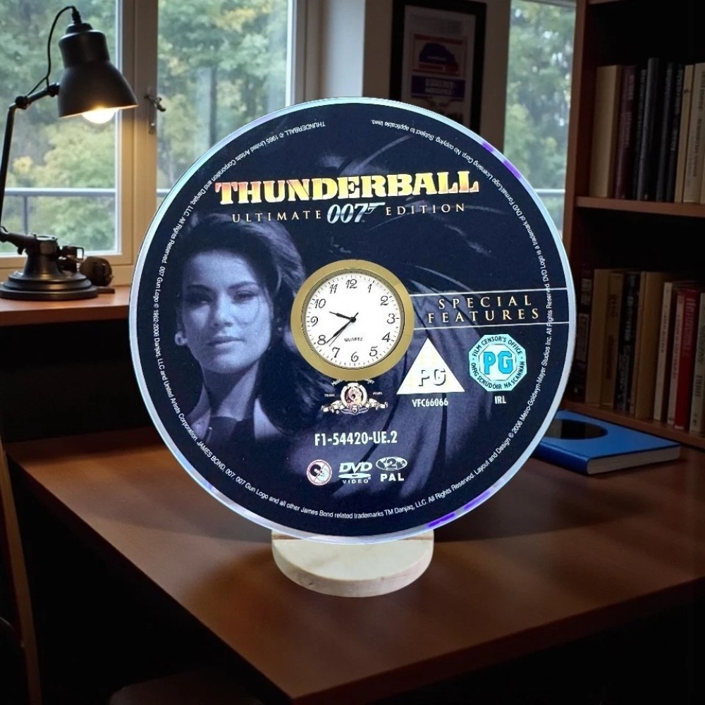 James Bond 007 Novelty Desktop DVD Clock With Fixed Gold Insert - Image 44