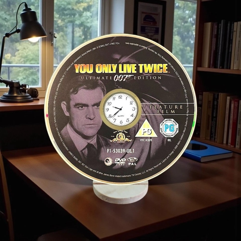 James Bond 007 Novelty Desktop DVD Clock With Fixed Gold Insert - Image 47