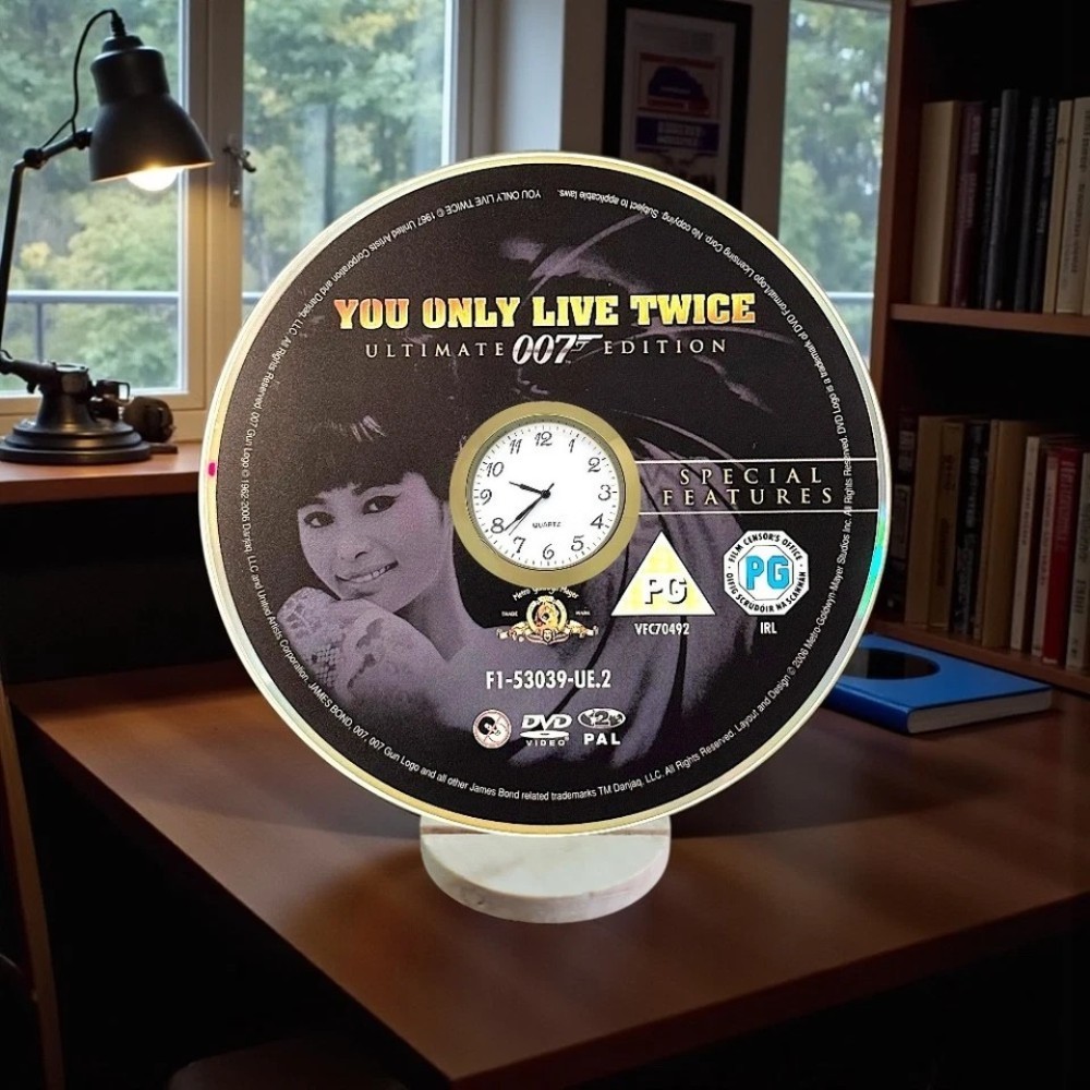 James Bond 007 Novelty Desktop DVD Clock With Fixed Gold Insert - Image 48