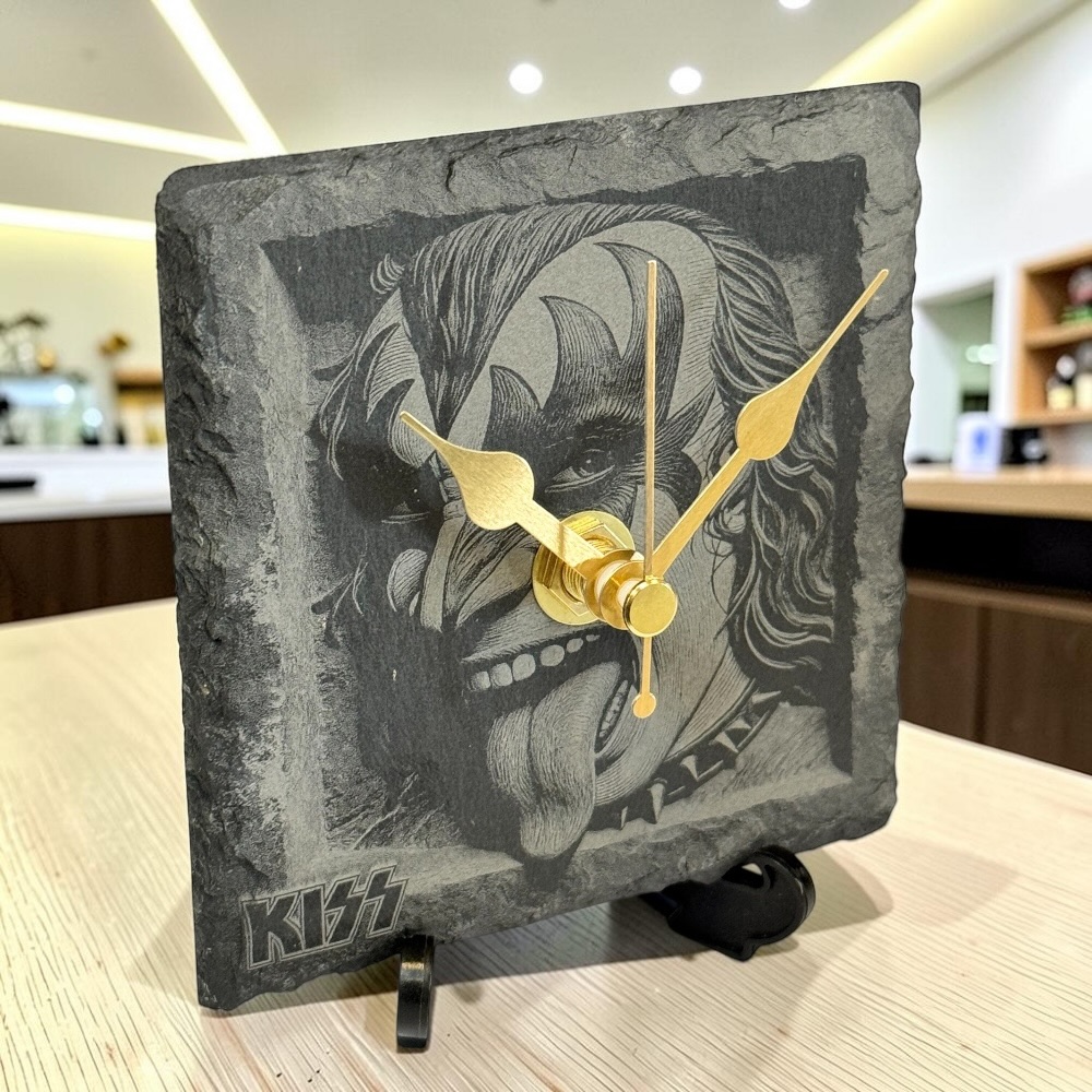 Kiss Handmade Slate-Engraved Desktop Clock With Display Stand
