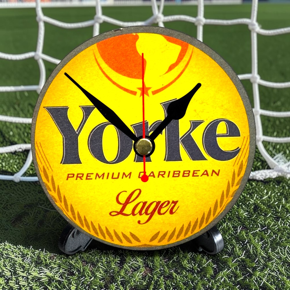Manchester United Novelty Upcycled Beer Mat Clocks With Display Stand – Yorke