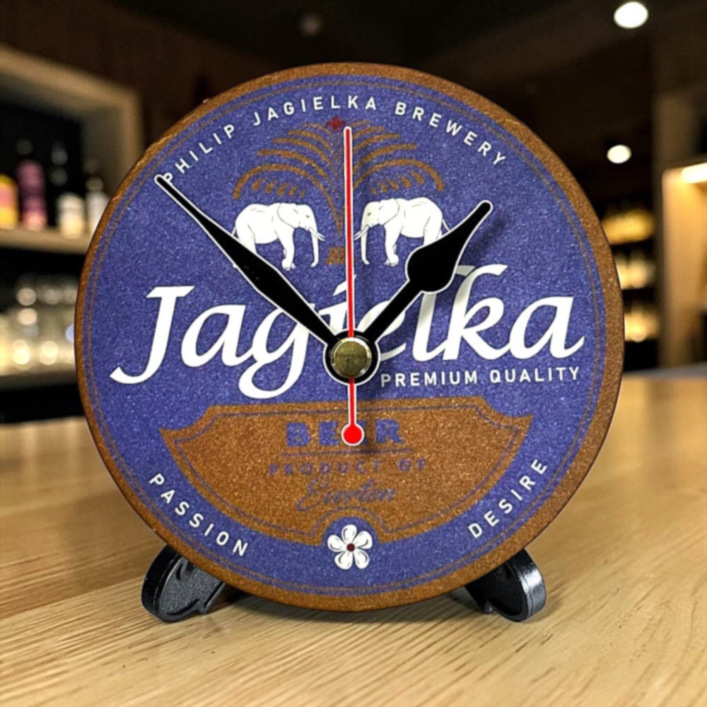 Everton Novelty Upcycled Beer Mat Clocks With Display Stand – Jagielka