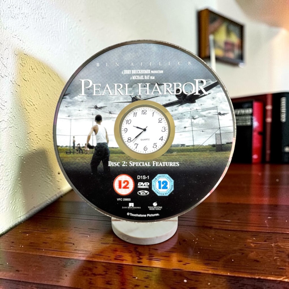 Pearl Harbour D1 Novelty Desktop DVD Clock With Fixed Gold Insert